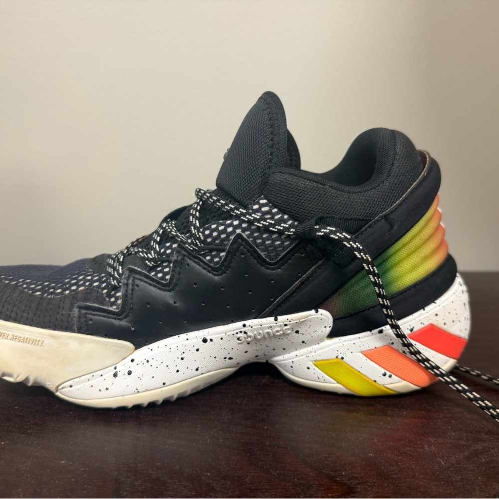 Adidas Sneakers